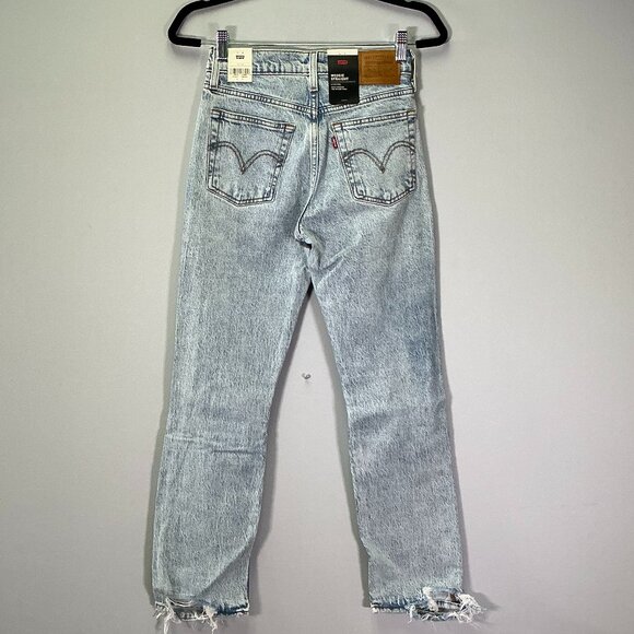 Levi's Premium Wedgie Straight Women's Size 24x28 Light Blue Denim Jeans NWT - Picture 2 of 5